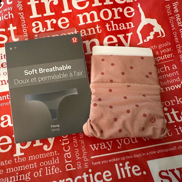 NWT lululemon athletica Soft Breathable Thong - Picture 3 of 4